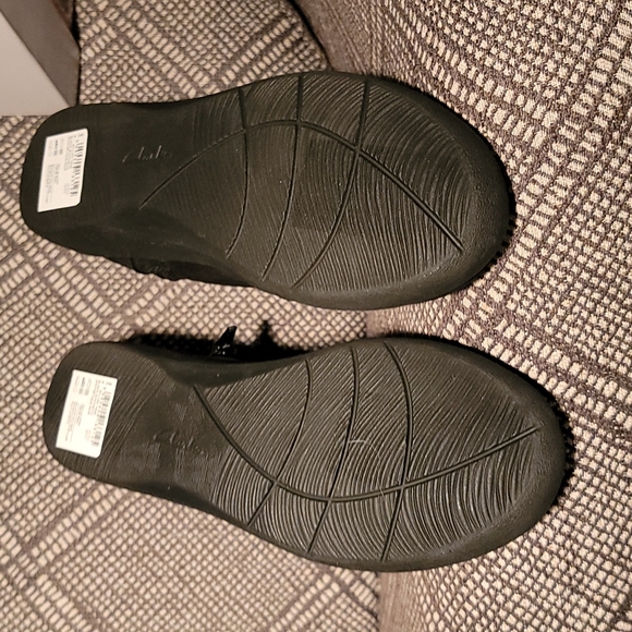 Clarks Sillian Sway Boots - Picture 8 of 9